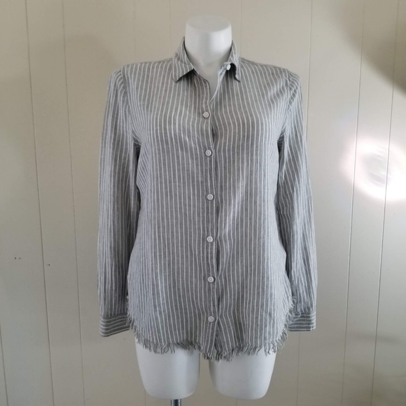 beachlunchlounge Tops - Beach lunch lounge Linen Blend Gray Striped Top L